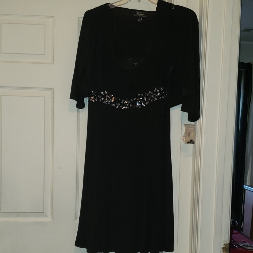 Dress - Picture 2 of 5